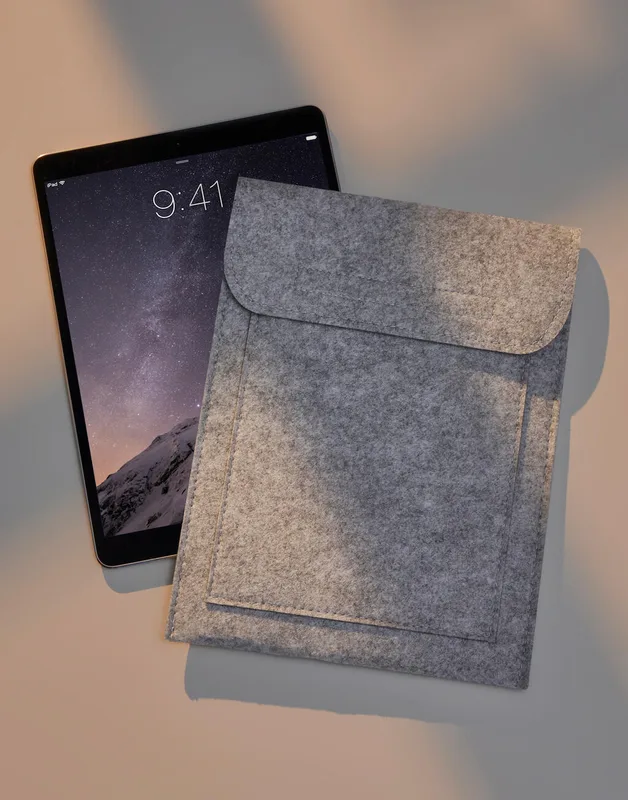 Bagbase Felt iPad® Slip