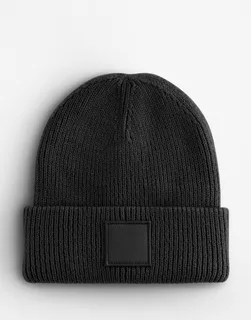 Beechfield Kids' deep cuffed beanie with tonal patch in Black, voorkant
