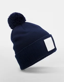 Beechfield Appliqué Patch Pom Beanie in Oxford Navy/White, voorkant
