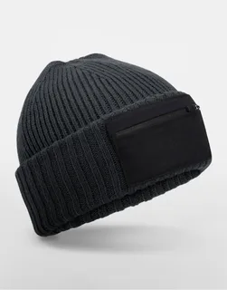 Beechfield Zip Patch Beanie in Graphite Grey/Black, voorkant