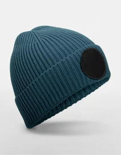 Beechfield Circular Fashion Patch Beanie in Airforce Blue/Black, voorkant