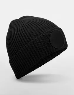 Beechfield Circular Fashion Patch Beanie in Black, voorkant
