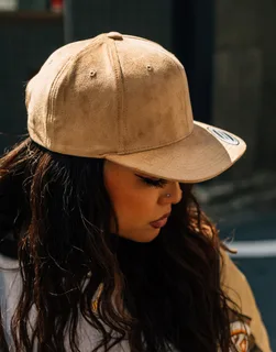Flexfit Suede Leather Snapback – foto 1