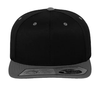 The Classics Yupoong Fitted Snapback in Black/Grey, voorkant