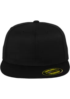 Flexfit Pet Premium 210 Fitted in BLACK, voorkant